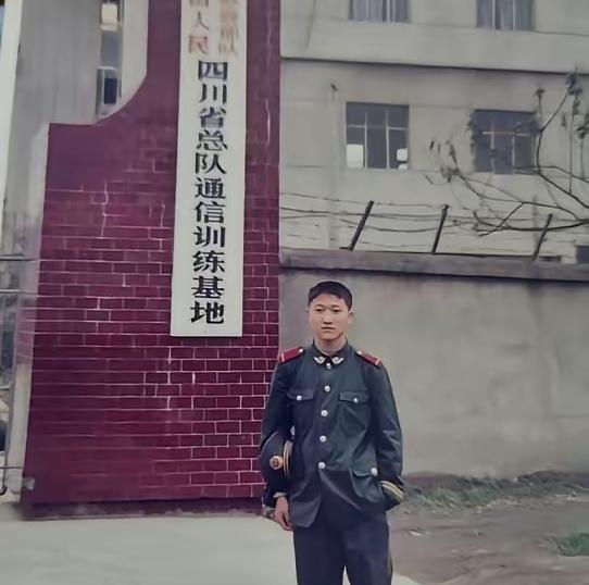 2006年，3名壮汉挟持一名18岁女学生。途中，女学生求助同车的武警战士。谁知，