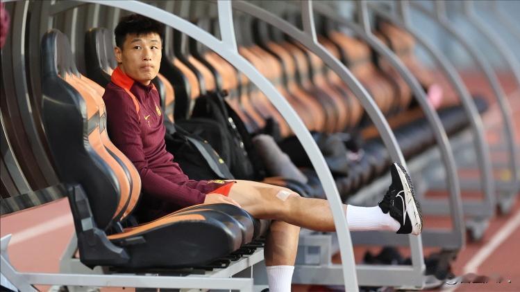 【国足迎战巴林，历史战绩成信心源泉】

 明晚10点，国足将踏上18强赛第五轮的