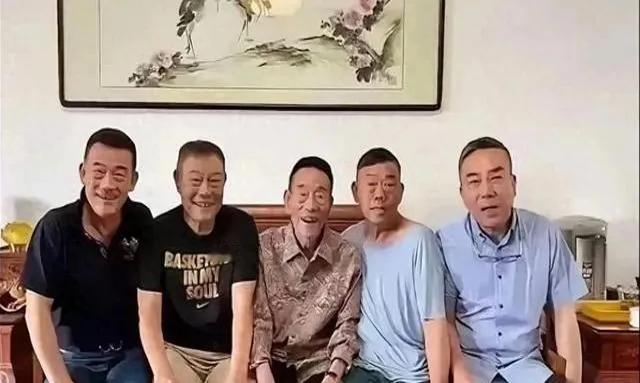 杨少华去世，
他的5个儿子中，最后悔的不是老五杨益，也不是杨老视为亲生儿子的杨进