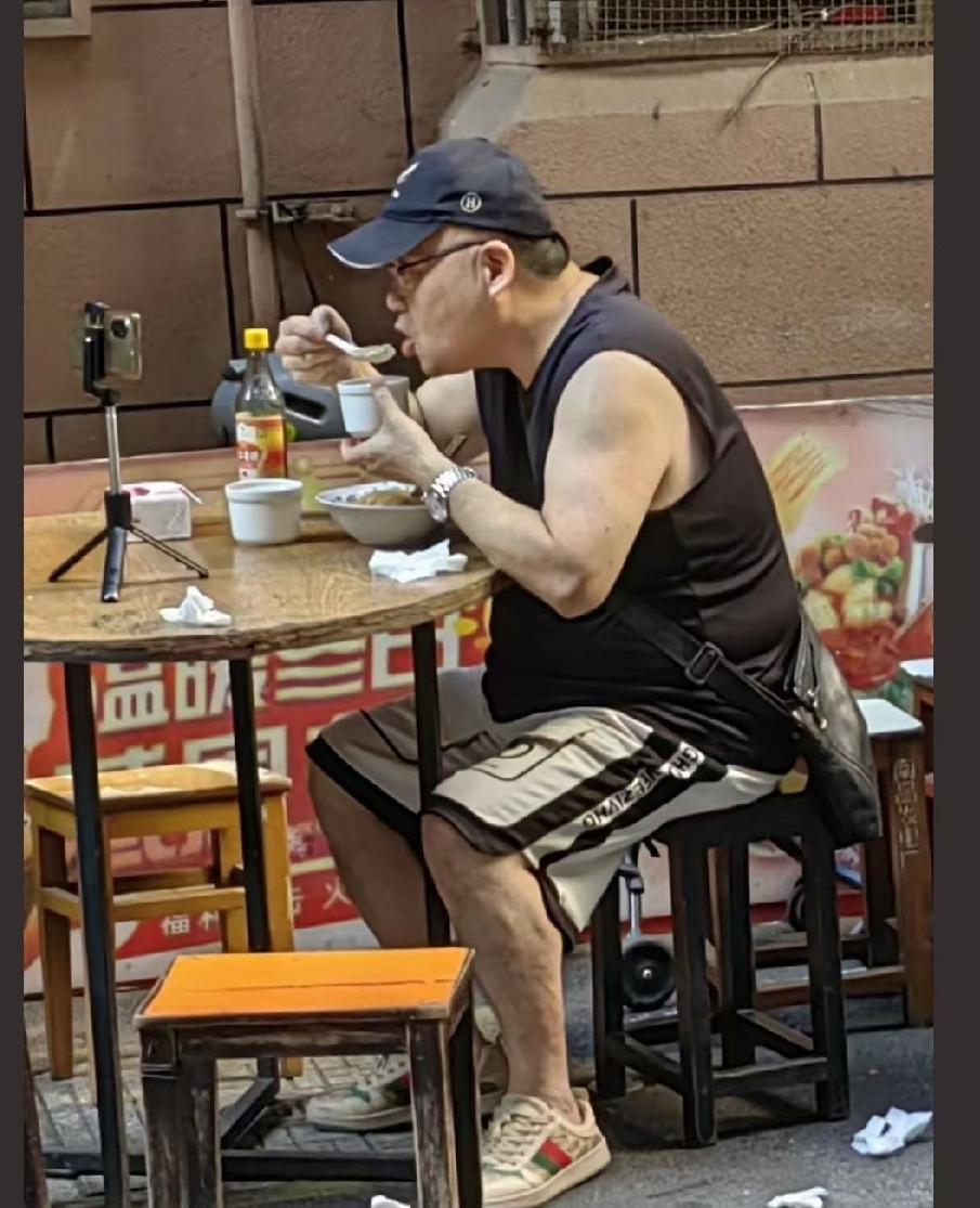 这段时间视频拍的少了，偷懒了。

一个原因是世界杯看球赛熬夜，整天浑身没劲。
