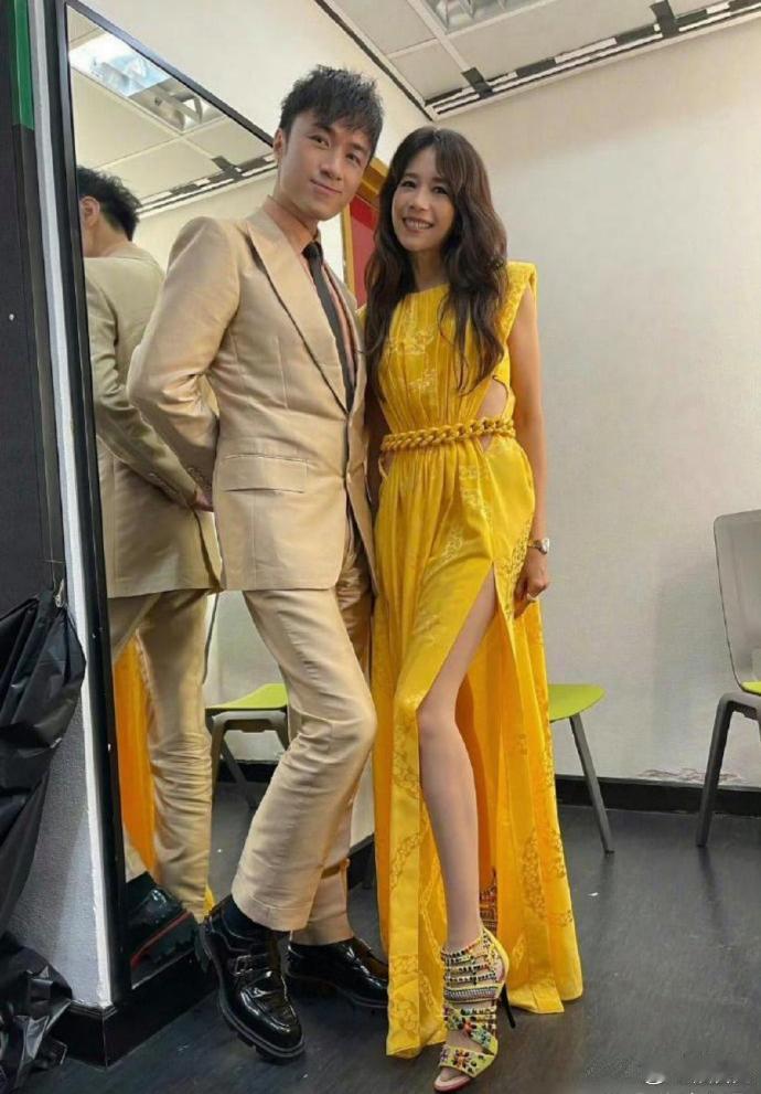 原来投保了3000万的腿长这样啊 ​​​