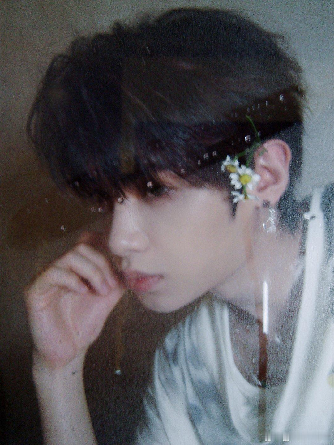 黄明昊 hmh黄明昊闪光时刻 hmh黄明昊贾想世界演唱会 hmh黄明昊海澜之家元