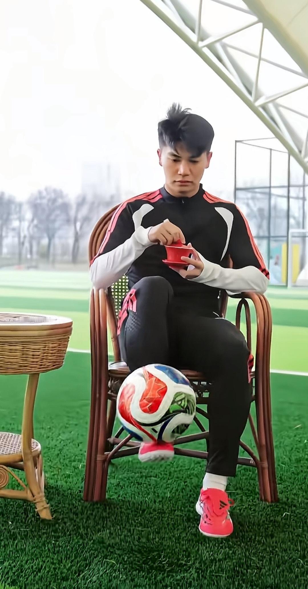 我笑的缺氧了。别让老蒯演傻子了真的好像。 