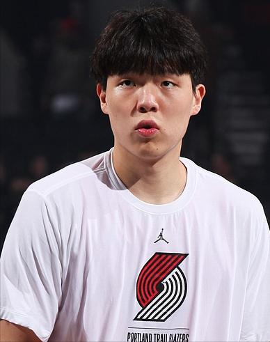 中国球员在NBA“季后赛”得分排名：
1、姚明：555分
2、李凯尔：349分