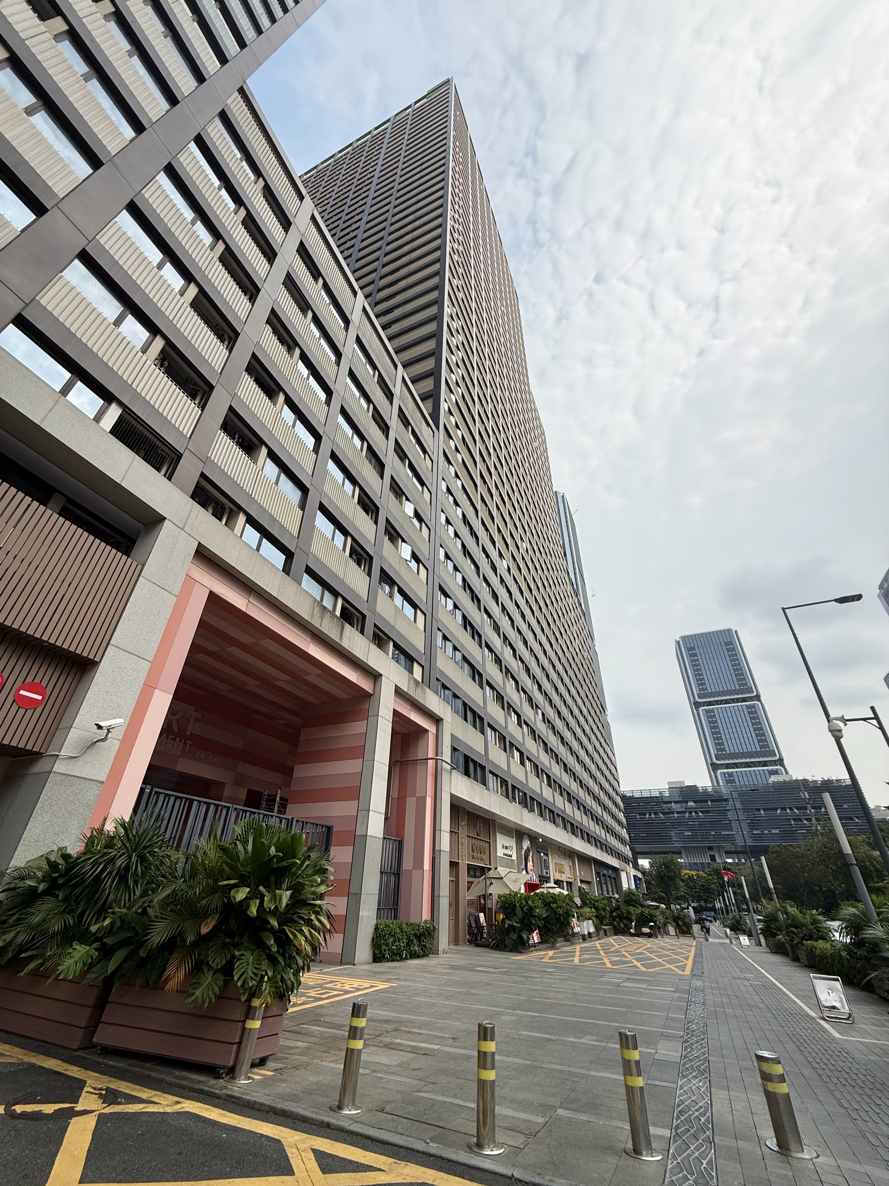 泊寓南山旗舰店，5000 多套房源，基本上住满了，真打工人聚集地[允悲] ​​​
