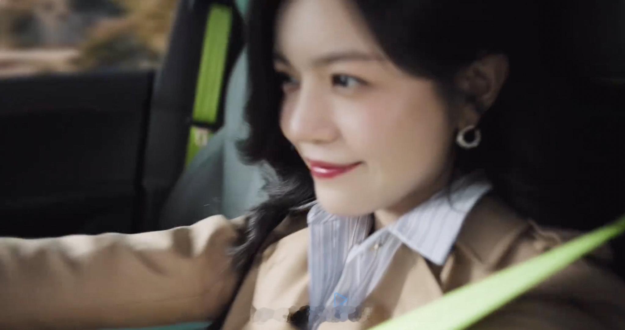 陈妍希说谢谢你一直懂我 当浪漫遇上科技，细节就变成了最温柔的告白。在AI构建的五