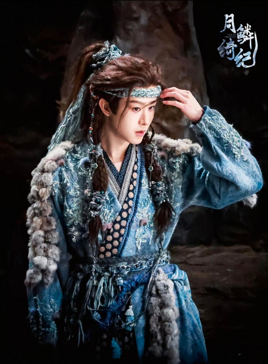 田嘉瑞田嘉瑞寄灵抹额造型田嘉瑞抹额贵公子 这套造型好看！！！ 