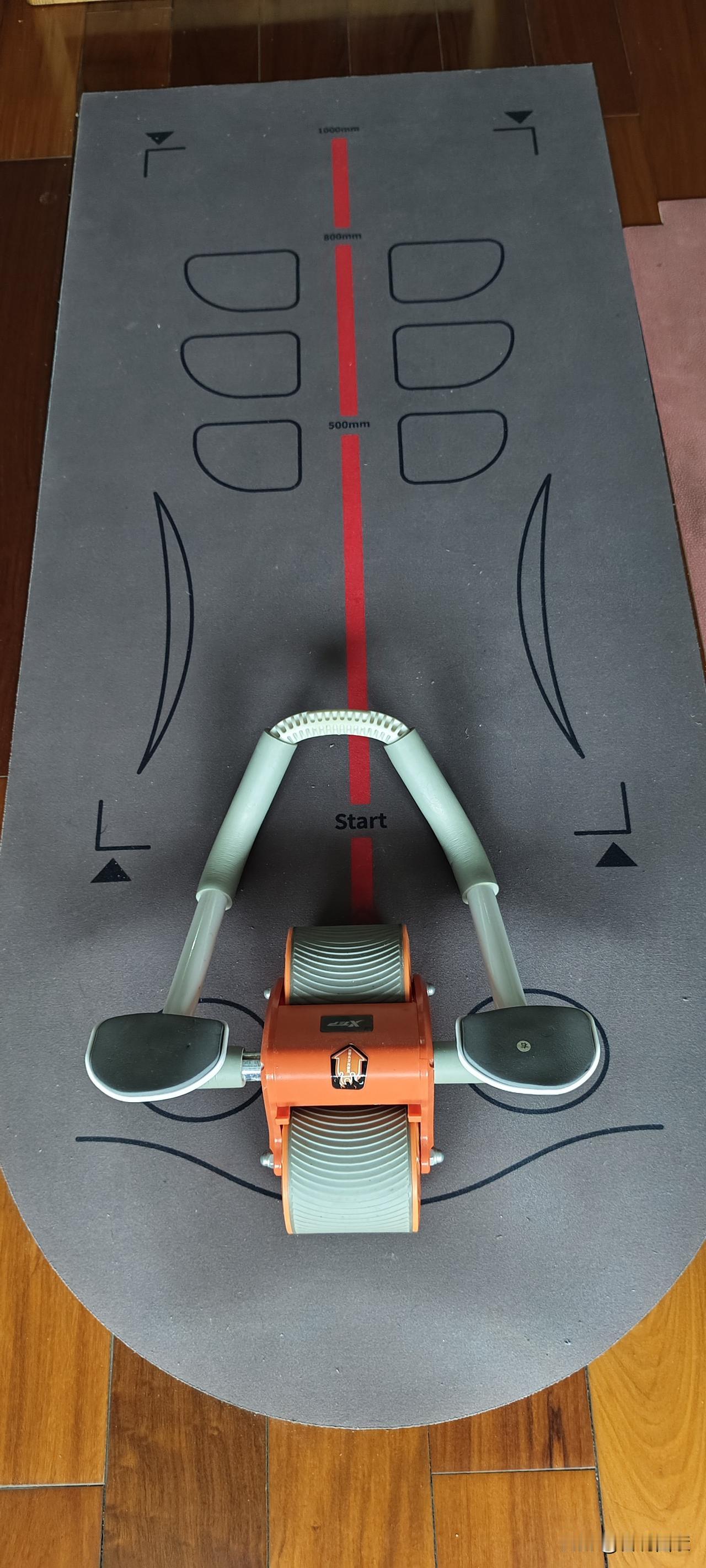 8+16轻断食辅以晨跑、器械等健身手段，成效明显
早晨、中午两餐正常饮食，下午3