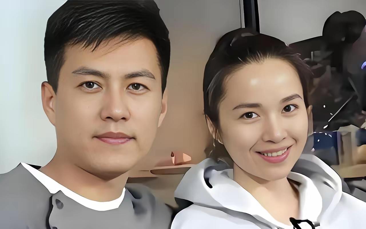 靳东现实生活中和电视里一样，喜欢二婚的女人，电视剧里喜欢二婚的罗子君，现实生活中