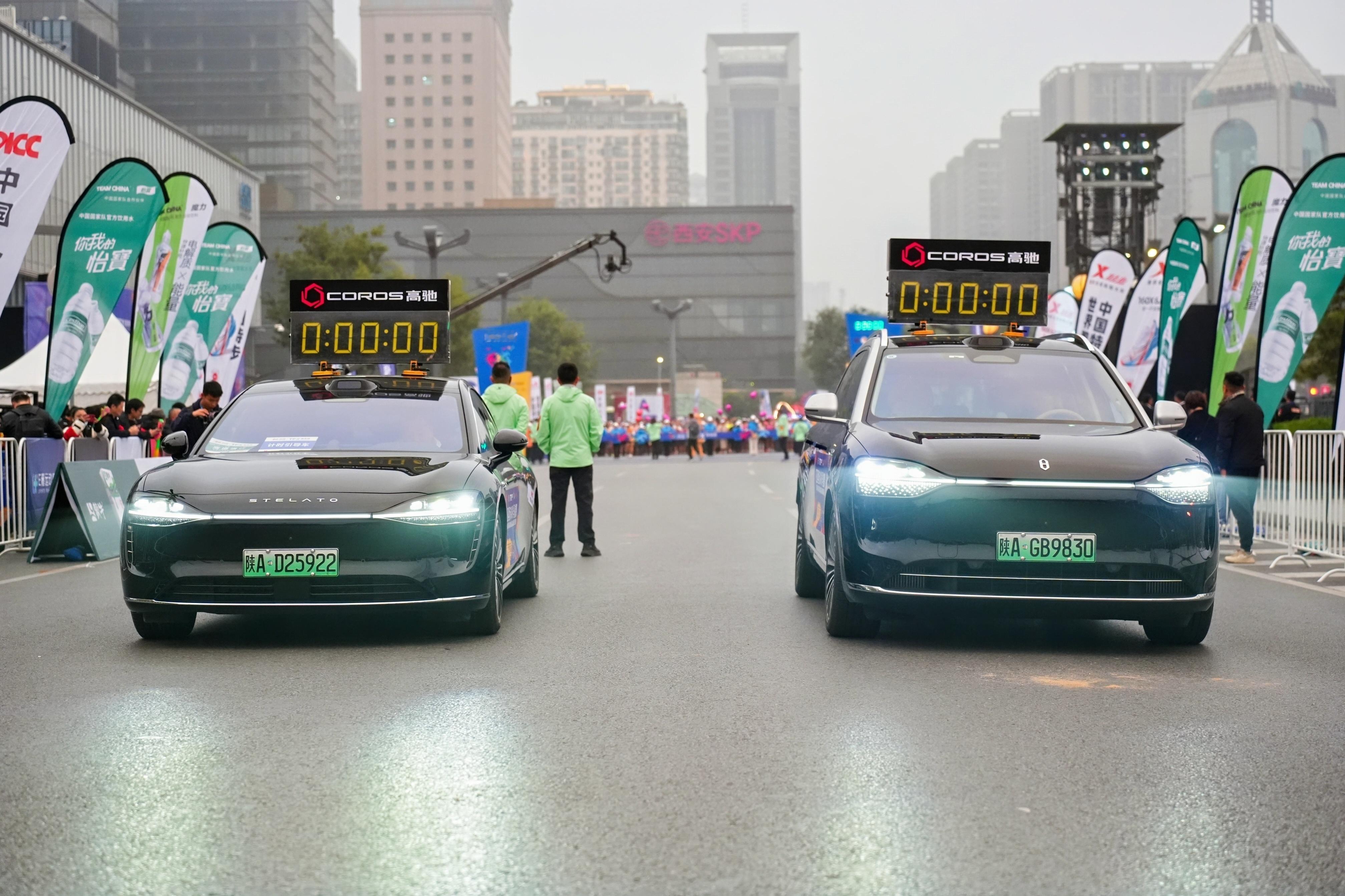 #鸿蒙智行周年庆# 的风吹到了西安，问界M9刚作为领头车闪耀在“2024 西安马