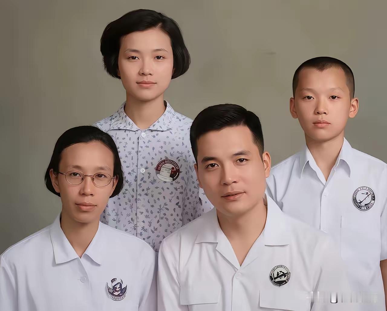 标题：两弹元勋邓稼先之女定居海外，看懂家风才懂先辈初心
 
一张1969年老全家
