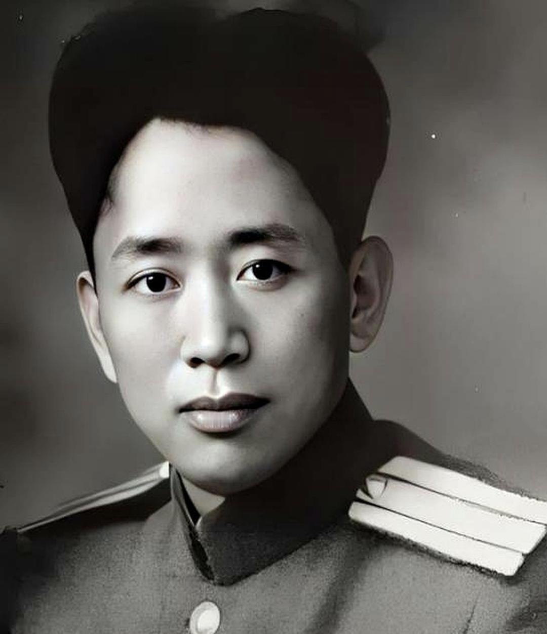 1936年刘亚楼警卫员遇险，老汉一巴掌暗藏救命深意
 
1936年，刘亚楼的警卫