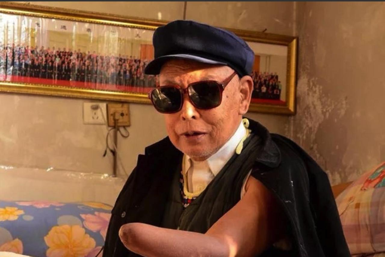 1950年长津湖，17岁志愿军朱彦夫重伤昏迷，遭美军补刀剖腹，疼醒后竟目睹一幕不
