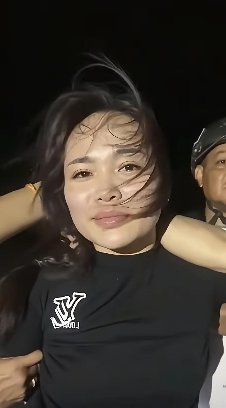 难怪抖音被这个女人霸屏
看了很多视频，确实被这位女子感动到。
男人嘛，谁不想一生