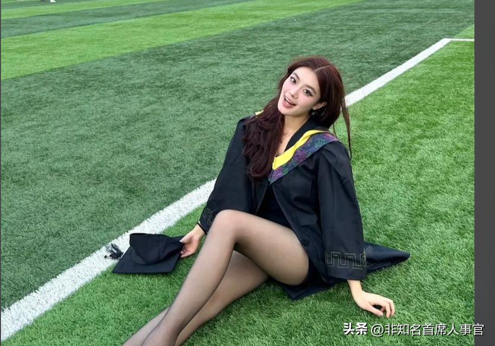 【毕业时，你是宿舍第几个走的？】

又到了火辣辣的，性感的，又让人无比悲伤的毕业