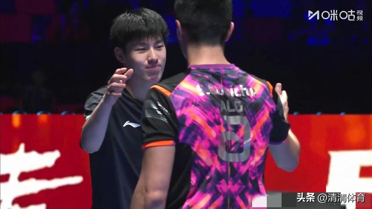 温瑞博拿下澳门世界杯首胜！3-1战胜乌瓦切，打得相当漂亮。
乌瓦切两战全败，已经