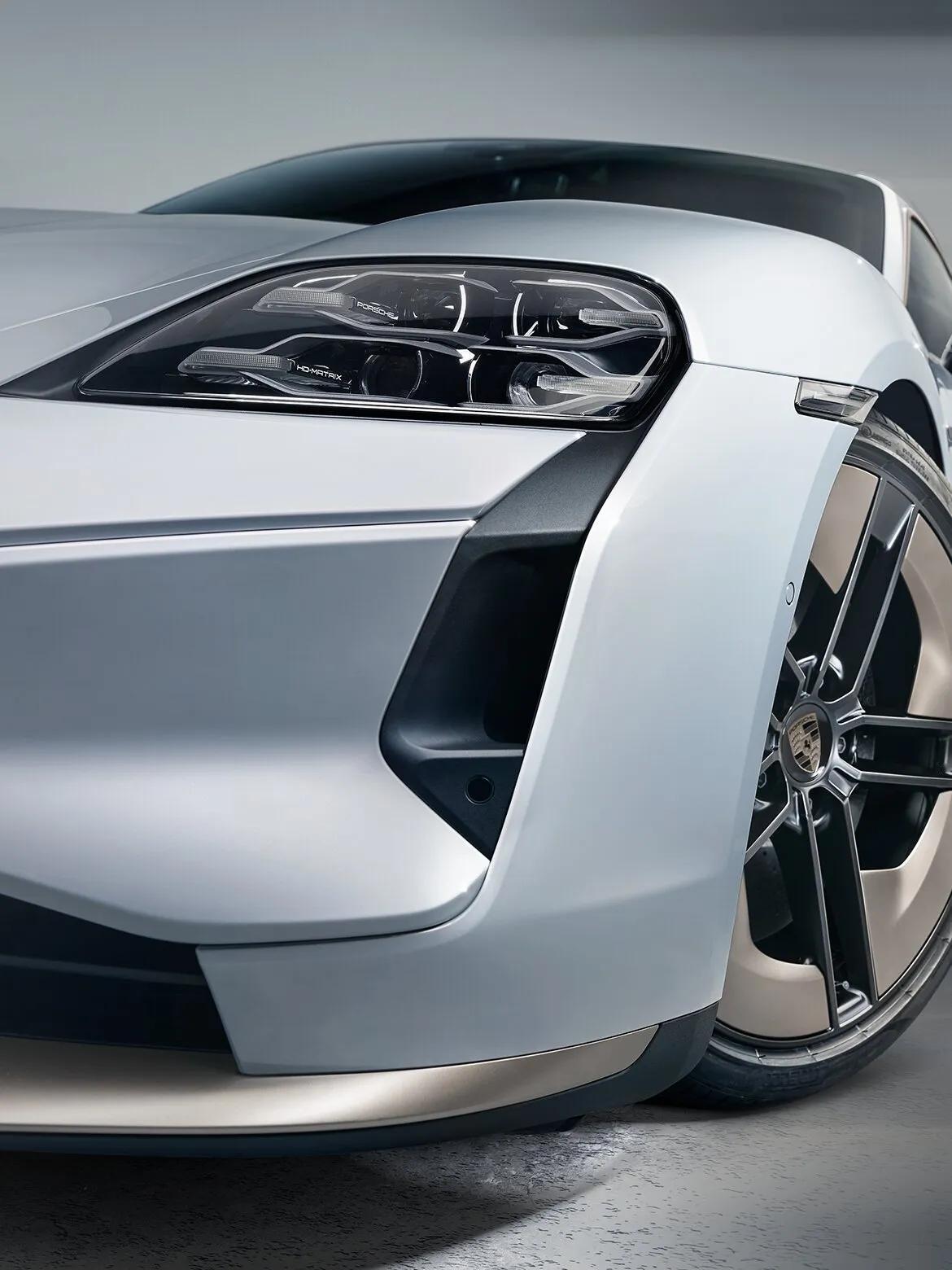 保时捷发布了新款Taycan系列，包括Turbo、Turbo GT和Turbo 