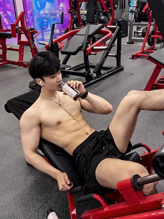 行不行啊 细狗🥺？ 快来口露露枸杞桑葚饮