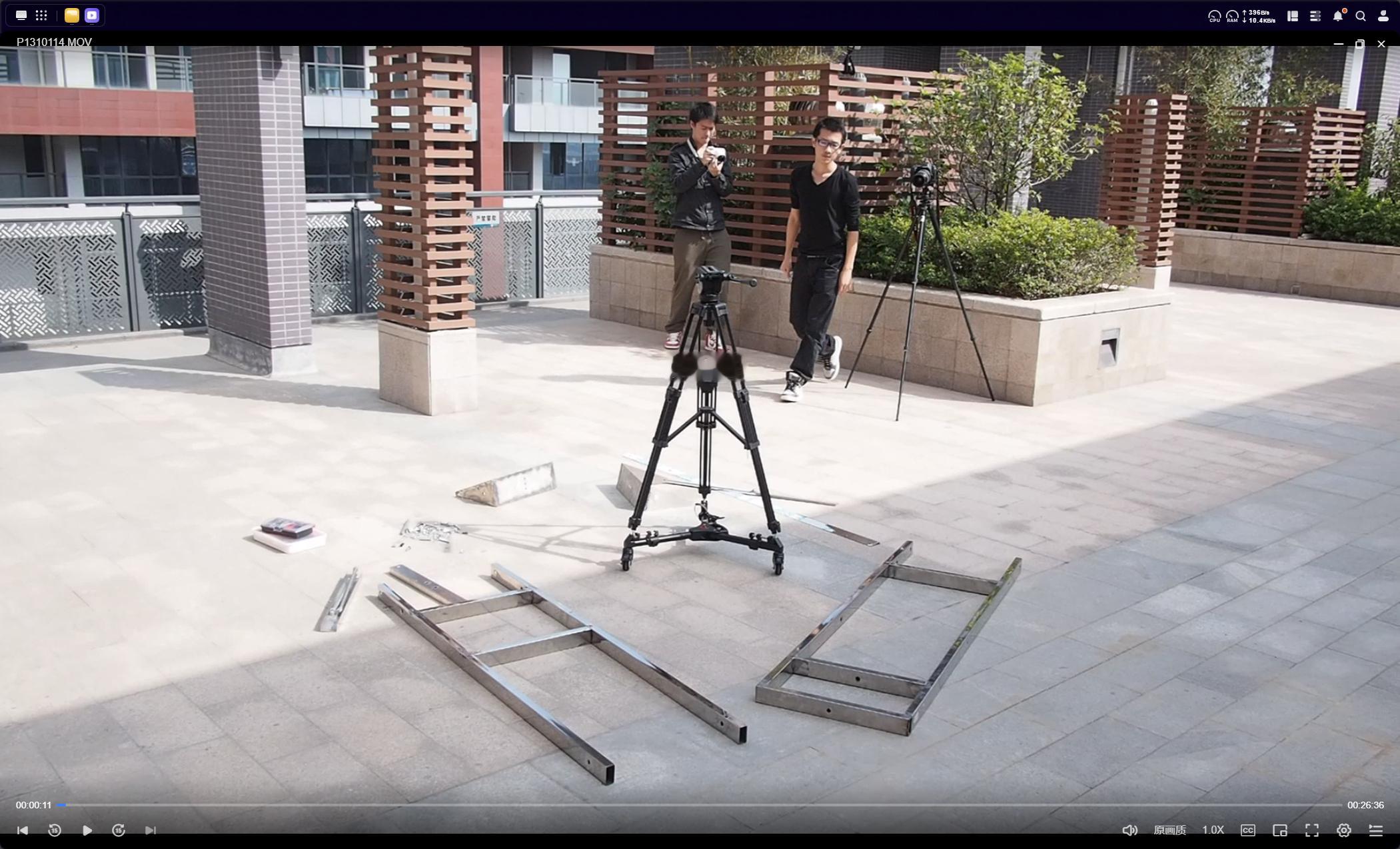 我当年自己DIY的摄像机摇臂。哈哈哈哈，现在看起来好简陋！ 