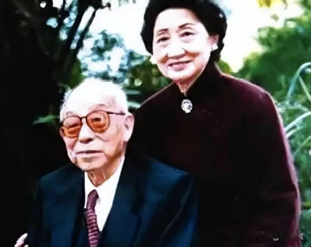 2001年，张学良在夏威夷去世，享年101岁。在生命的最后时刻，他透露了一个不为