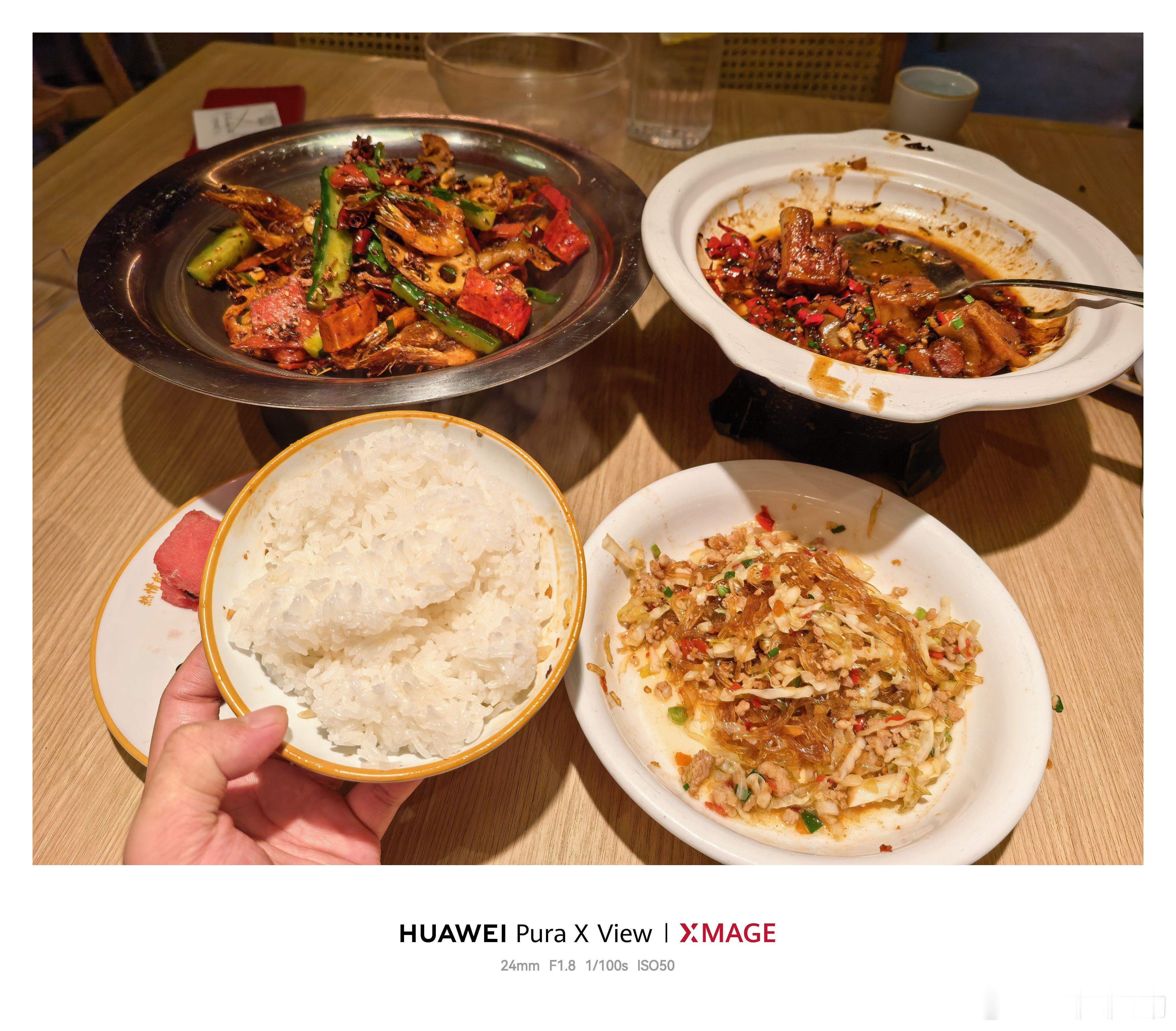 一周一次放纵餐，今天吃了满满三碗饭[捂嘴哭]26岁之前，基本每顿都是三碗，现在 