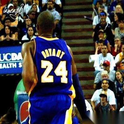 跟腱断裂后的科比，很多老球迷都说，不敢再看他比赛了。
不是说打得不好，而是看着他