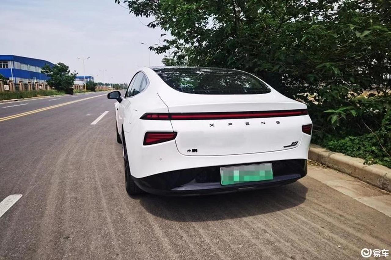 【车主：操控轻松，上手简单，像我老婆也能很快地适应这辆车】
小鹏汽车P7 202