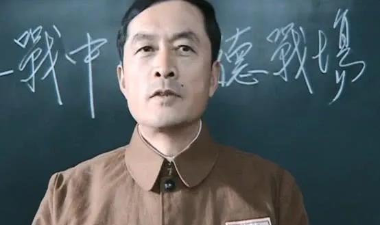 常乃超，你为啥讲课非要讲库尔斯克战役呀，你是不是有预见性呀，知道俄乌战争必然有这