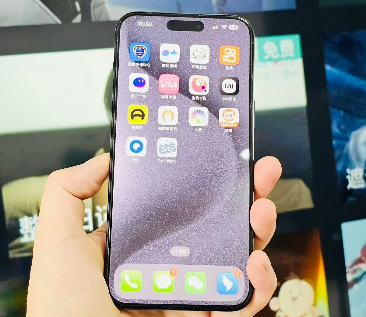 去年没换手机的人后悔了吗短短几个月时间，内存价格涨疯了，去以前128G、256G