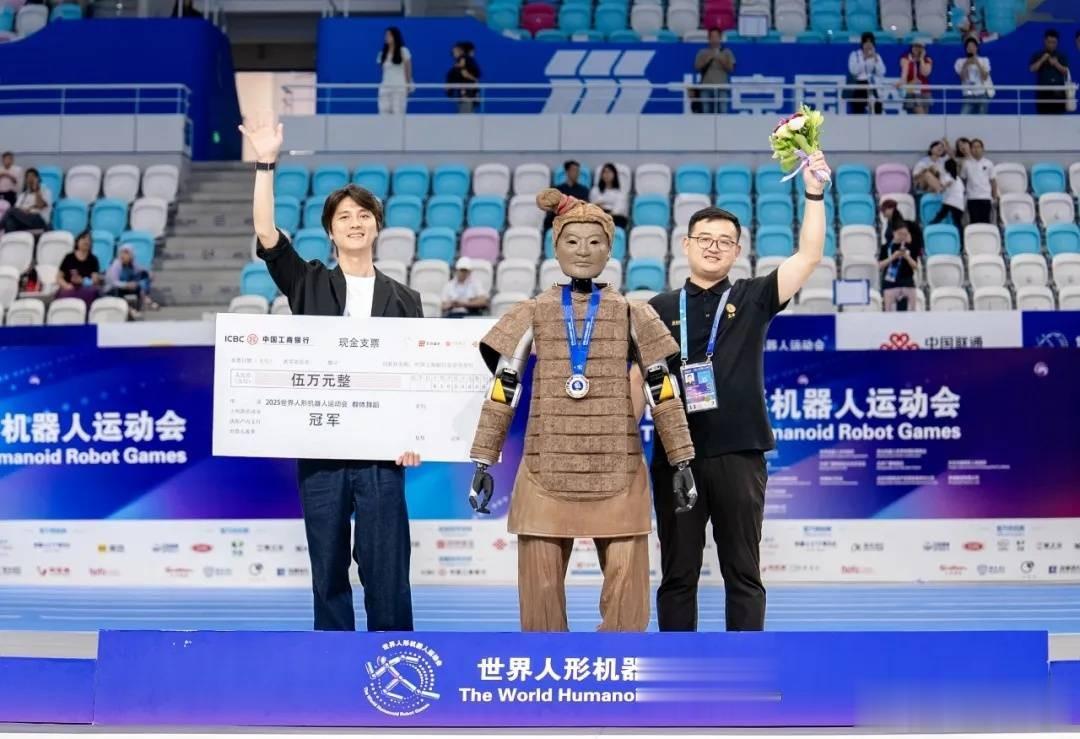 具身智能“春晚节点”：光谷东智从实验室到国民级舞台的实战演练