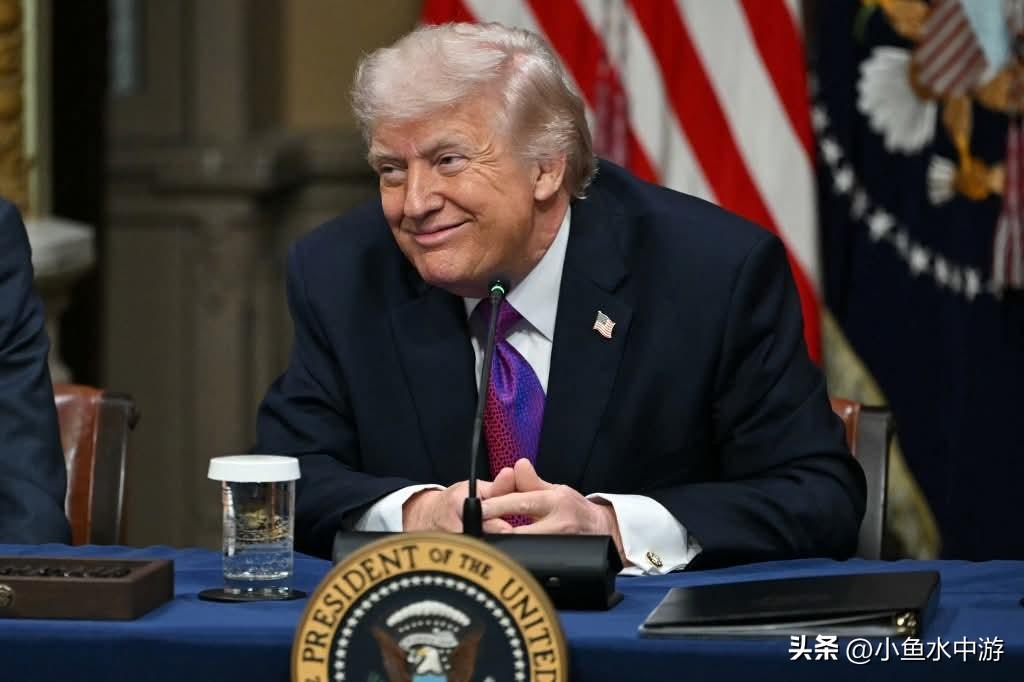 美国总统特朗普指美军在伊朗军事行动中的表现出色，并指伊朗的领导人正被迅速歼灭，他