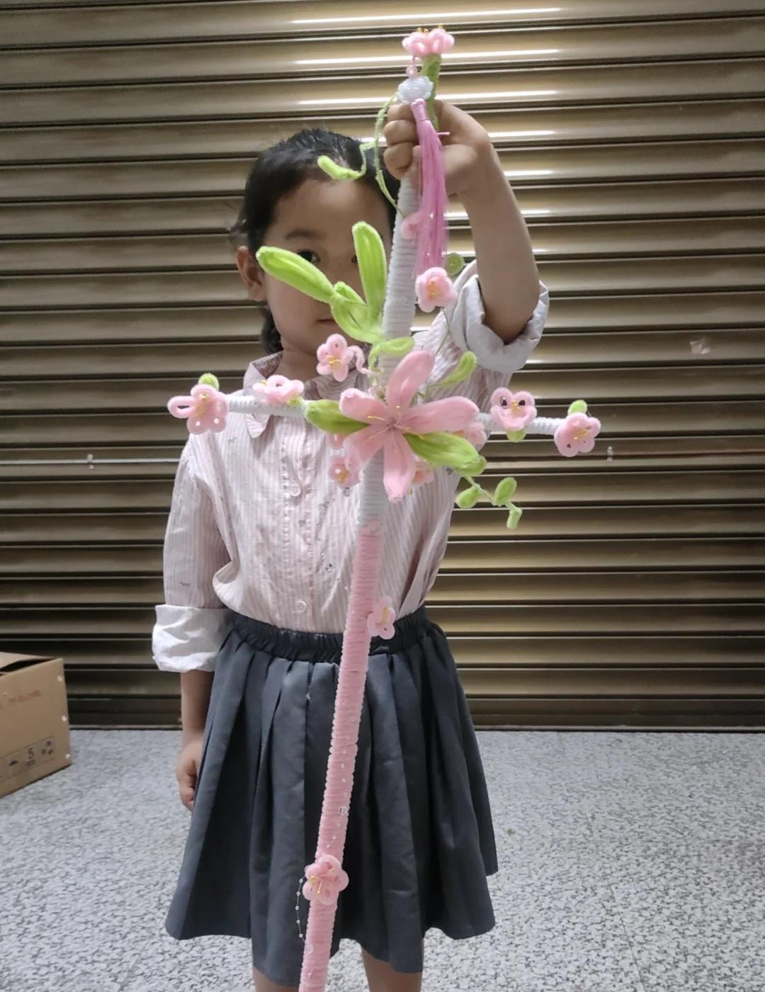 桃花少师剑
给姑娘做一把桃花少师剑，也和李莲花一样当个行走江湖的快乐人～成毅 莲
