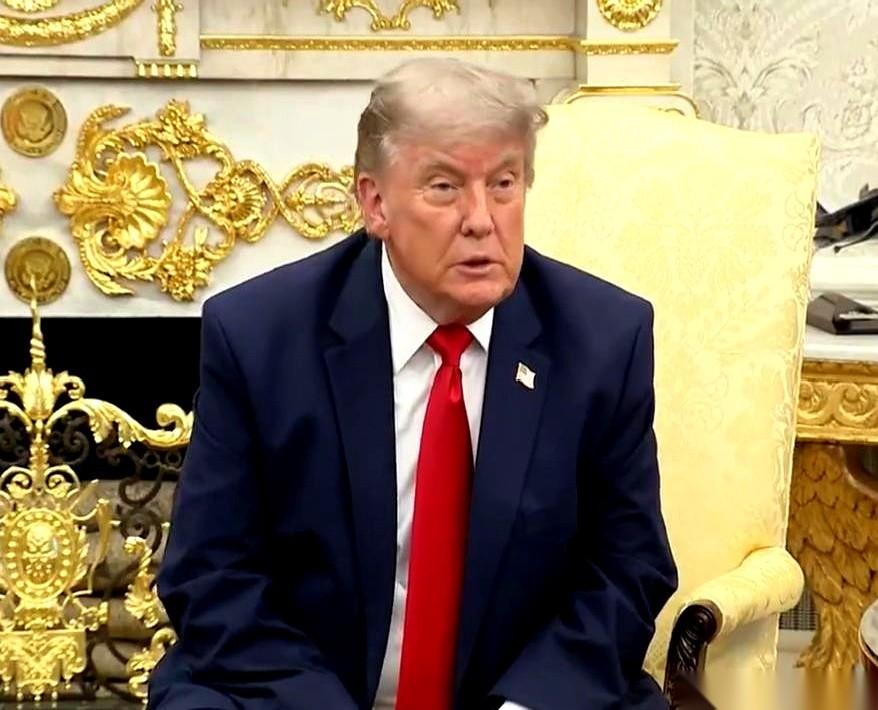 特朗普当着北约秘书长吕特的面，把欧洲的一桌子“老朋友”挨个点了名。
英国、法国、