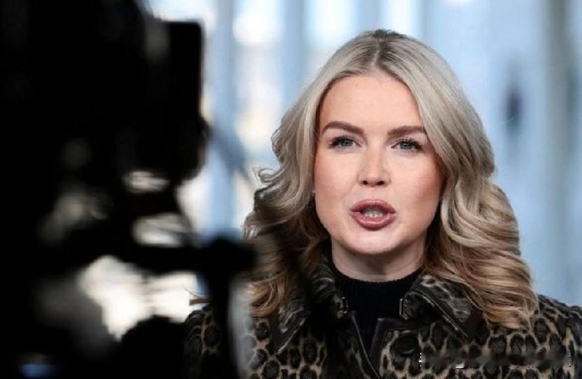 白宫新闻秘书卡罗琳 · 莱维特宣布怀孕。
路透华盛顿12月26日电——白宫新闻发