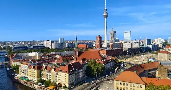 iQOO15升级无线充电，大底潜望长焦加持