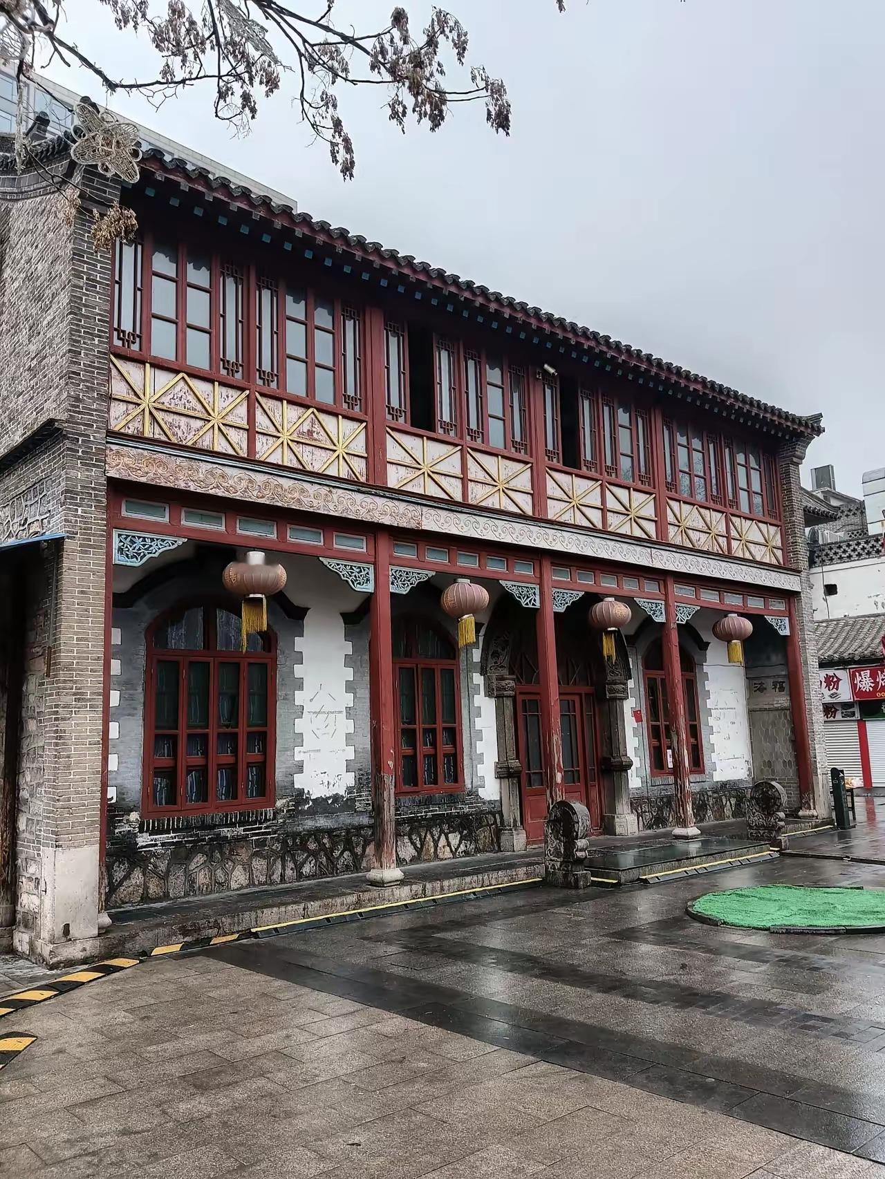 今年国庆济南开放了三处古建筑，分别是金家大院、闽浙会馆和万字会旧址。


金家大