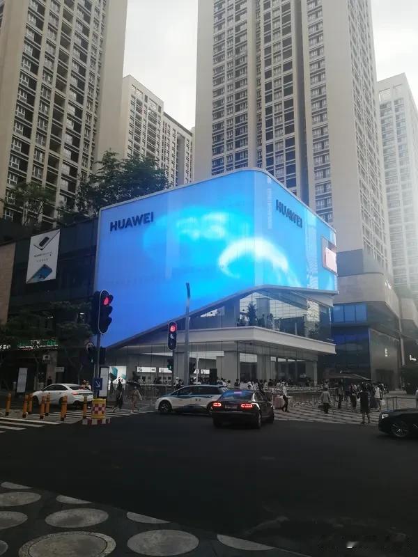 华为新手机充电时电池爆了 售后拒保 华为售后这次可真是让人无语。河南的郑先生花6