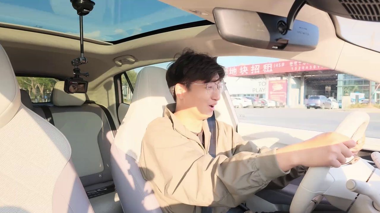 名爵MG4对比零跑A10，我后悔了！