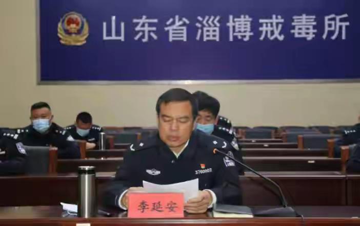 强制戒毒所，顾名思义，是对那些吸食上瘾的人进行强制隔离戒d。

可万一他管理的标