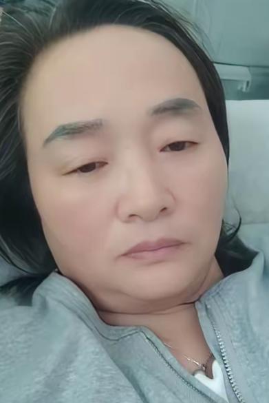 气死我了，今天儿子儿媳妇都休息，我一大早吃口饭就带孙子出门玩。一直玩到十一点才回
