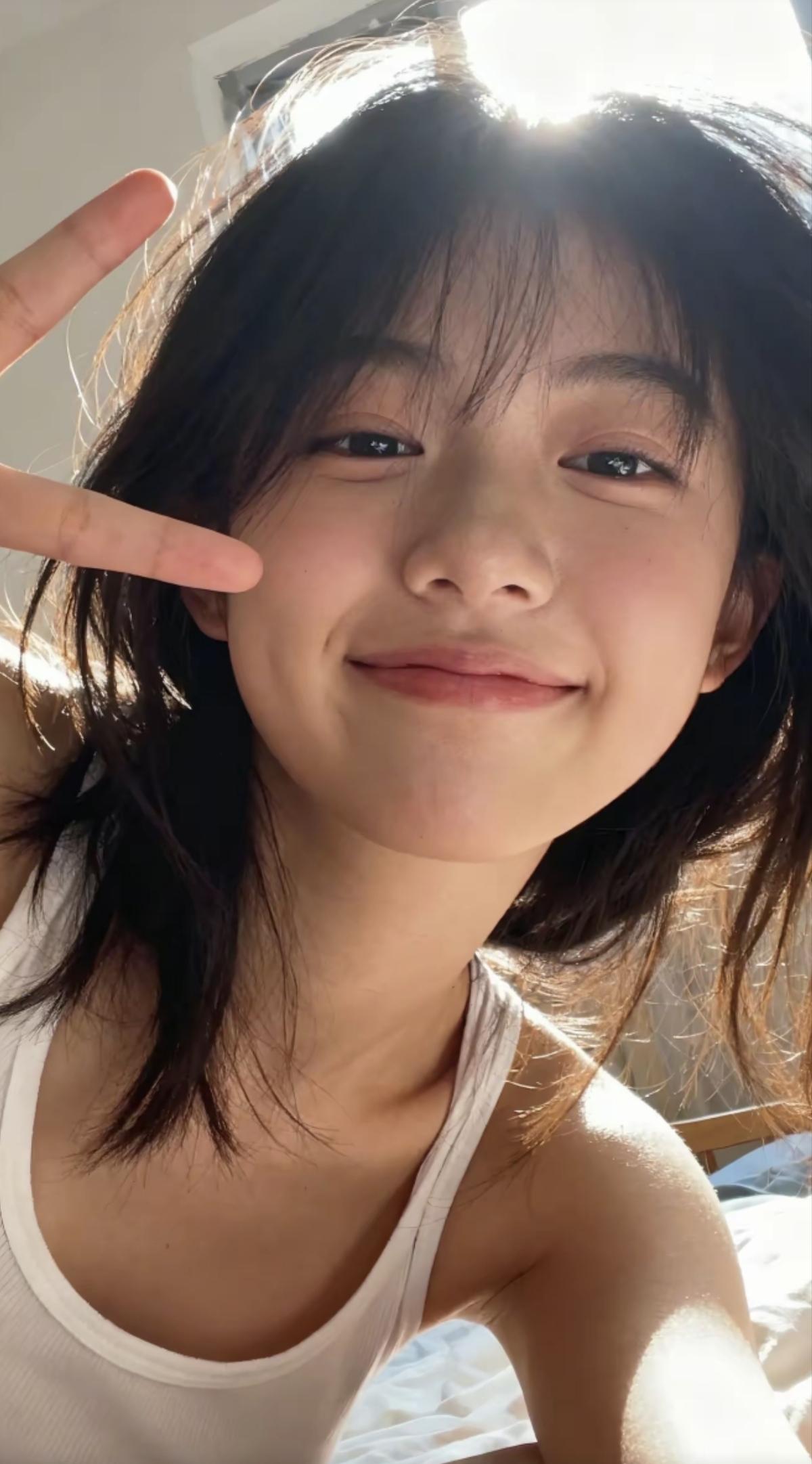 笑语盈盈暗香来，似曾相识燕归来。少女风写真照 美女人像群