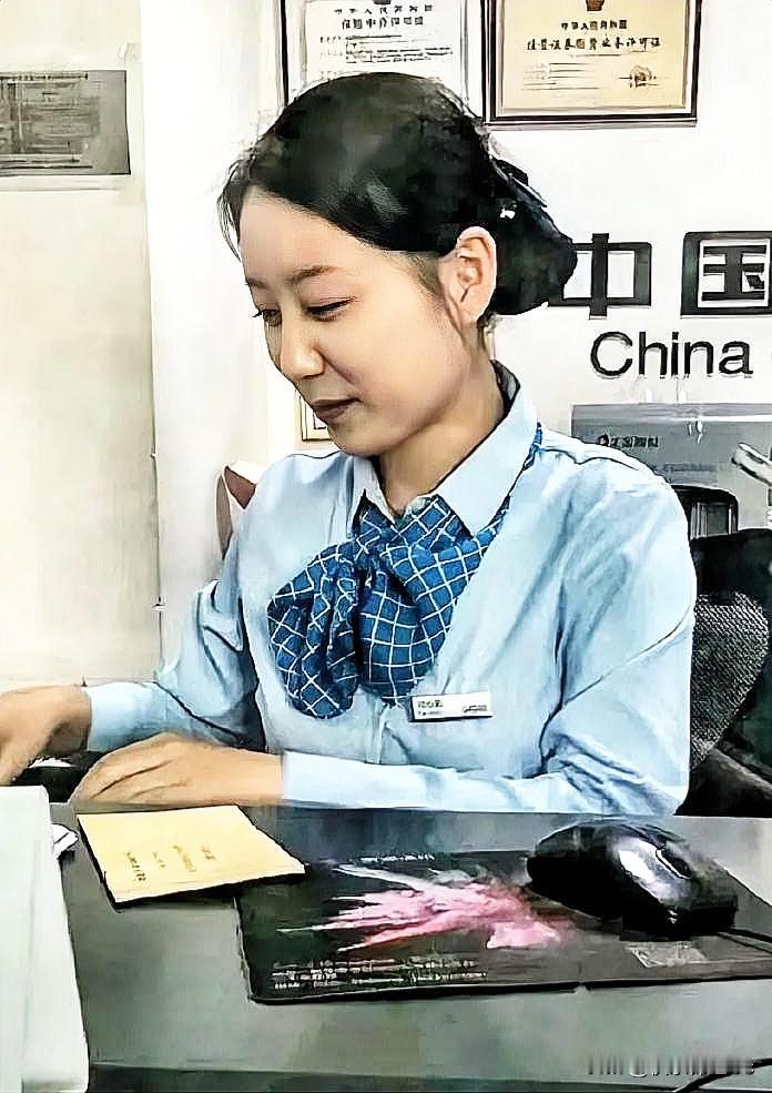 发生了什么，
银行是彻底变天了么！
银行存款利率近几日几天降了

我手里有30万