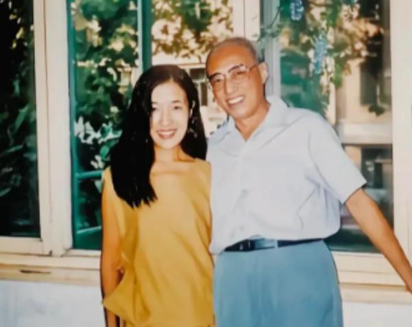 1986年，65岁的火箭专家杨南生娶了29岁的张严平。张严平的父母不同意，不料，