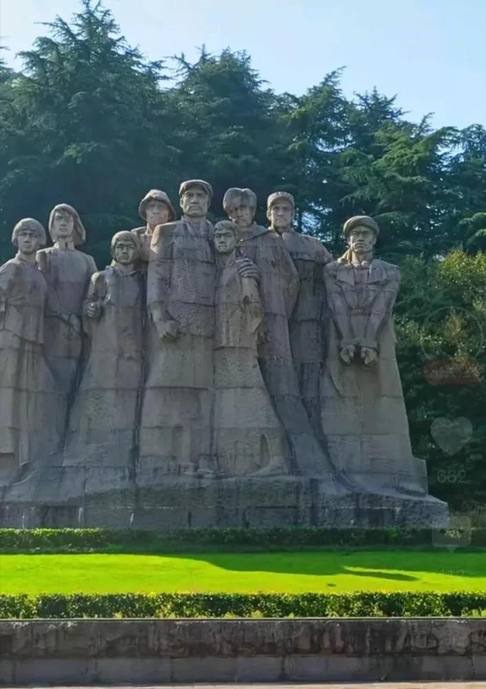 “为有牺牲多壮志，敢教日月换新天。”这里曾有雄壮的《国际歌》的旋律 ，这里曾有振