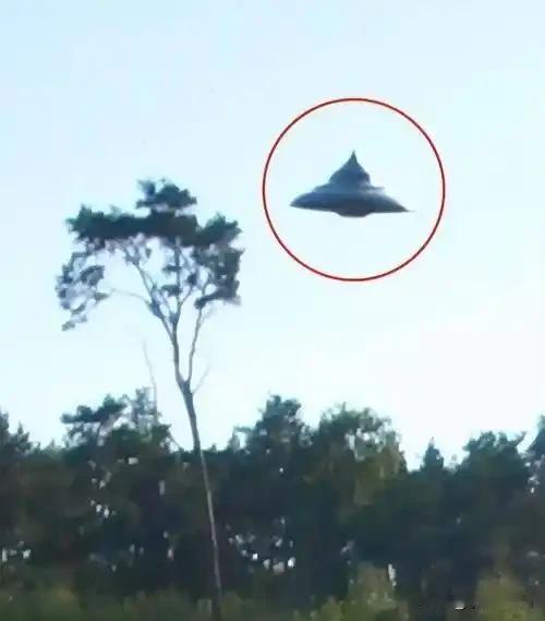 美国国防部公布大量UFO影像，其中“八芒星”画面引争议，是前所未见还是旧闻重提？