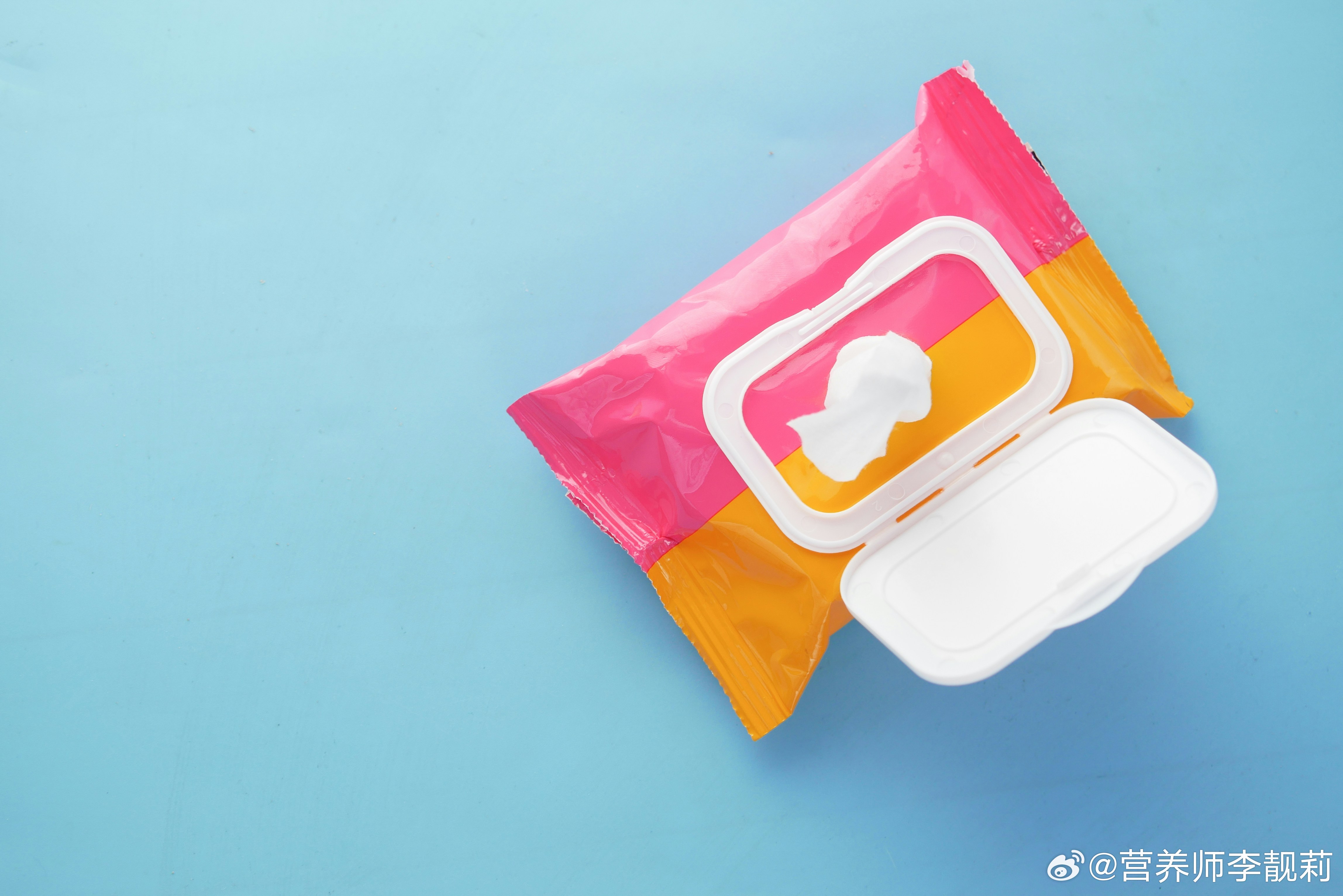 普通人要知道的湿厕纸真相 湿厕纸这几年越来越常见，很多人喜欢它，是因为便后擦得更