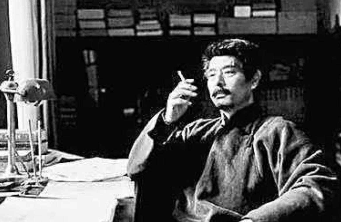 鲁迅的烟瘾有多重？

一九二八年六月六日，鲁迅写给章廷谦的信里，有一句很硬的话：