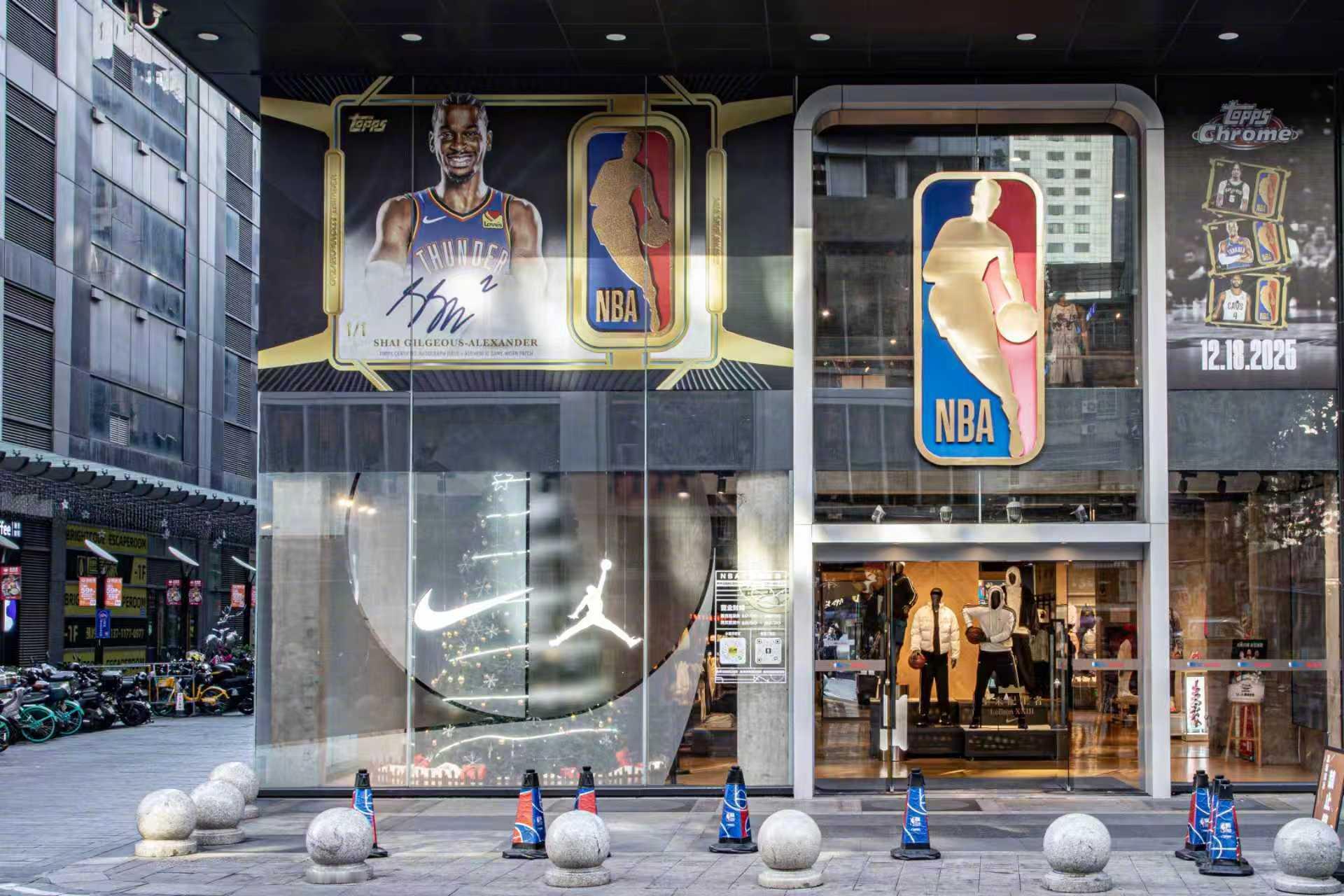 TOPPS卡视角 Topps与NBA携手在12月18日至元旦期间，将北京及广州的