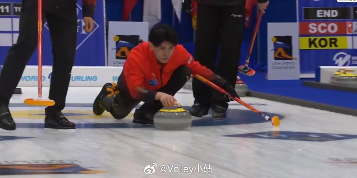 笑死我了，中国队小伙子拿对手的壶投（本场比赛中国队红壶）冰壶世锦赛冰壶