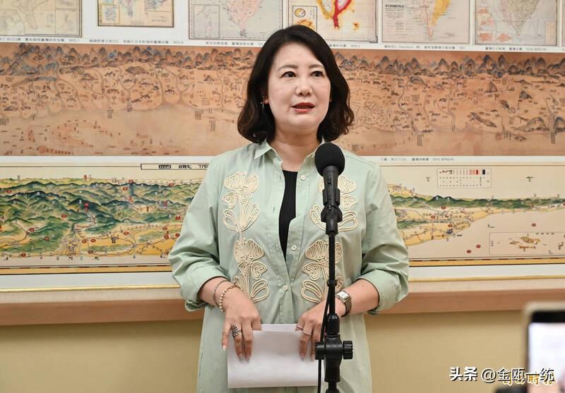 游盈隆挺公投绑大选 吴思瑶喊“阻止成案”

针对台立法机构26日将蓝白两个公投案